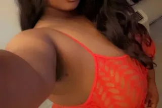 Curvy Freak Hoe 💦🍫 pound me til i squirt 💦 - Image 4