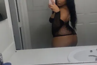 OUT ONLY 🤤✅Professional ♻Safe 🤫Discreet 💕Beautiful Smooth Body... - Image 3