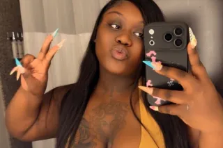 creamy pussy throat goat💦😘 - Image 4